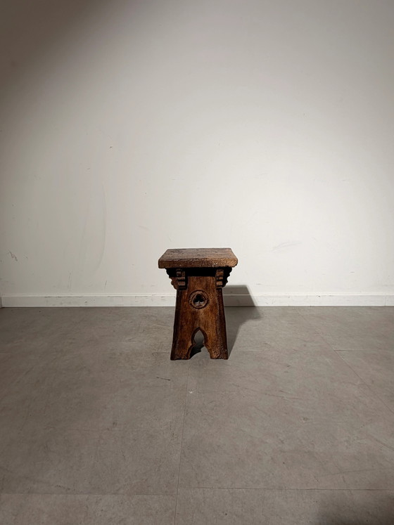 Ancien tabouret en bois sculpté de style néogothique, Chaises & fauteuils (photo 5 sur 5)