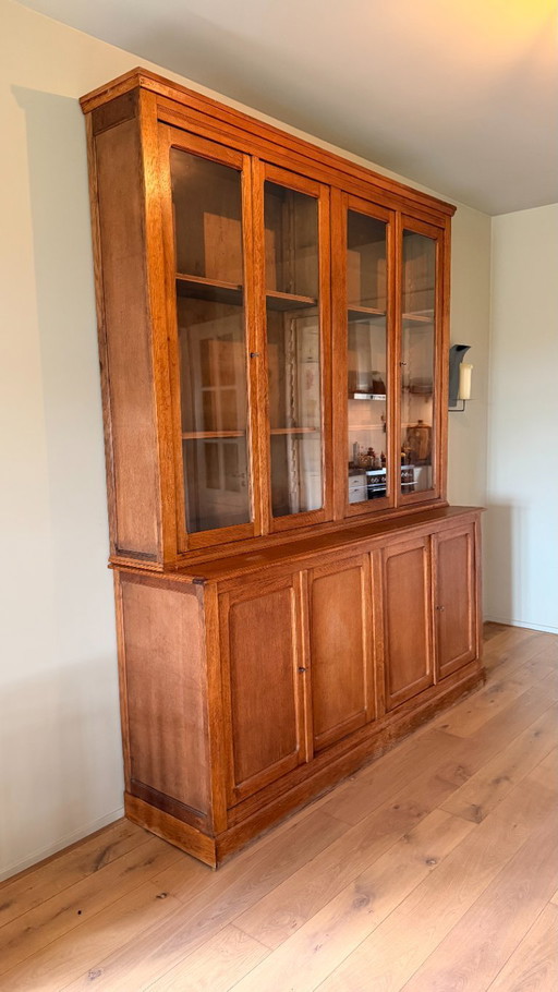 Credenza antica in rovere con ante in vetro