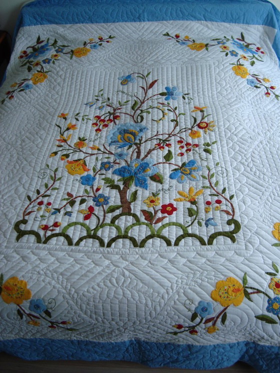 Image 1 of Handmade Amish Quilt (from 1986) - ‘Tree of life’ pattern