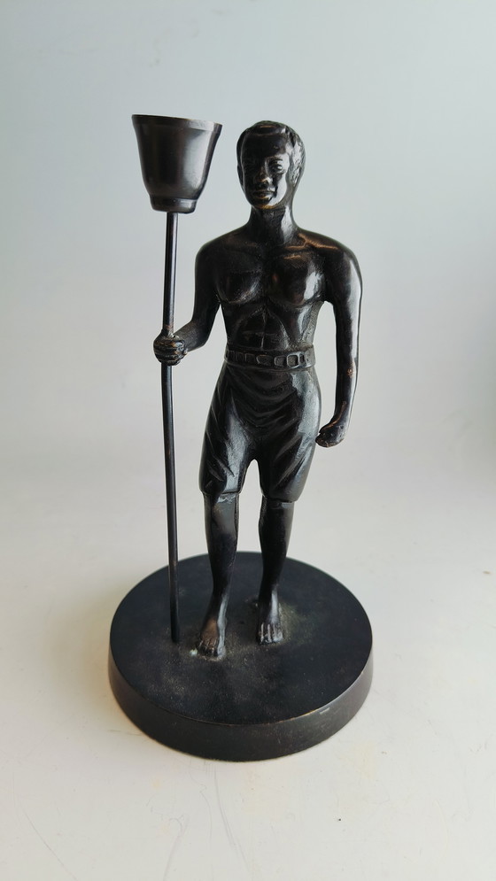 Image 1 of Antiker Kerzenständer des starken dunklen Mannes Ethnographisch