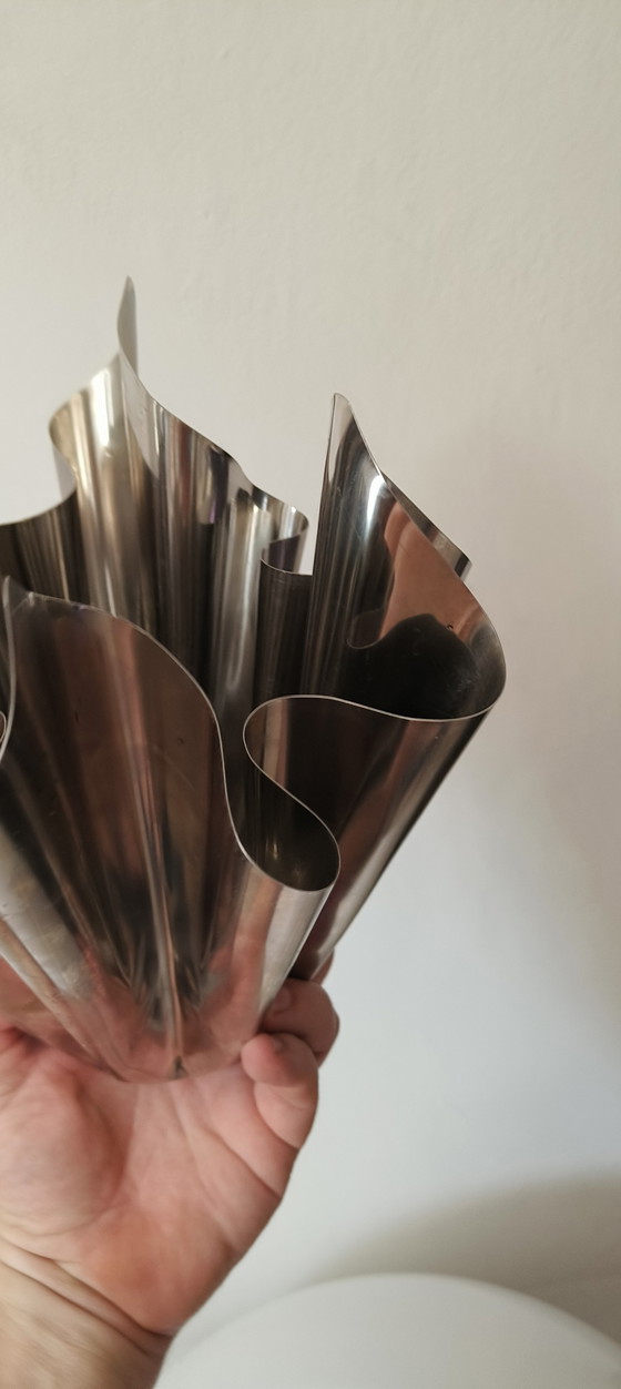 Image 1 of Vaso a tulipano Martin Brühl, design olandese moderno, bordo in acciaio inossidabile
