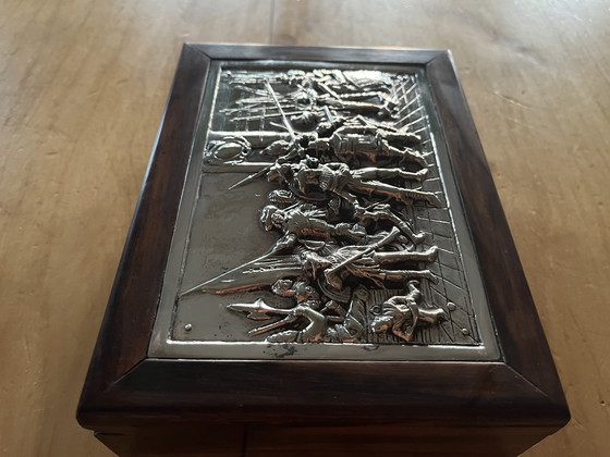 Image 1 of Scatola per sigari in argento/legno con splendido altorilievo e scena visibile nei dettagli