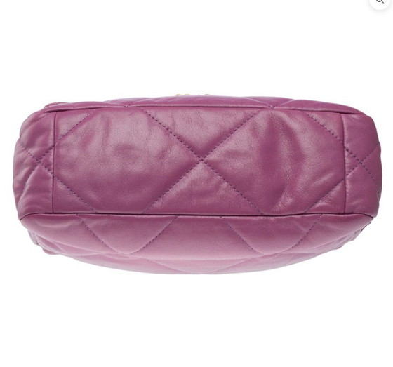 Image 1 of Borsa CHANEL Chanel 19 in cuoio viola - 101548