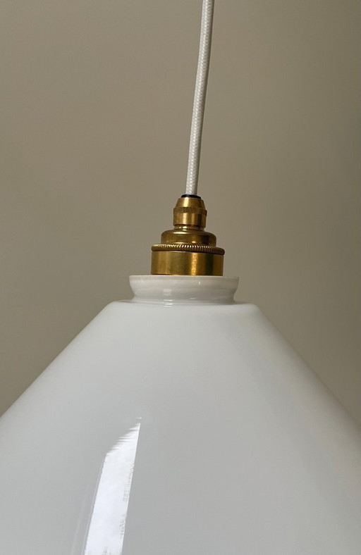 Set di 4 lampade a sospensione vintage bianco opalino con nuovi accessori (vetro smerigliato)