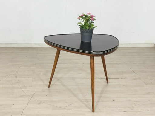 Hermosa mesa de centro vintage / mesa de sala de estar / mesa en forma de riñón / mesa auxiliar, estilo de mediados de siglo.