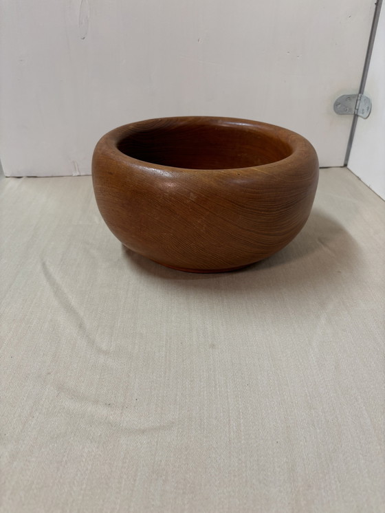 Image 1 of Bol vintage en bois de teck au design danois