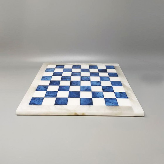 Image 1 of Jeu d'échecs élégant bleu et blanc des années 1970 en albâtre de Volterra, fait main. Fabriqué en Italie.