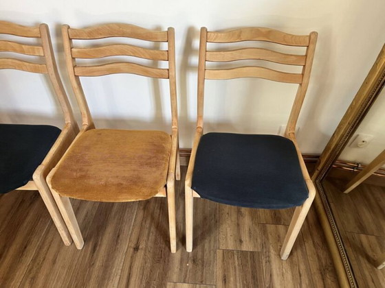 Image 1 of 4 sedie in legno e tessuto a coste