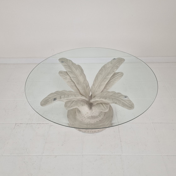 Image 1 of Mesa de centro italiana "Flor" de yeso con placa redonda tallada en facetas, años 70