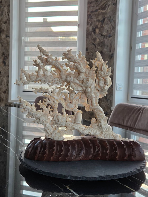 Image 1 of 20th century sculpted group in white coral (ref 4121)