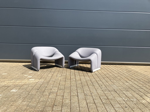 2x Artifort Groovy F598 (M-Chair) by Pierre Paulin, Original Light Grey Fabric in Excellent Condition!
