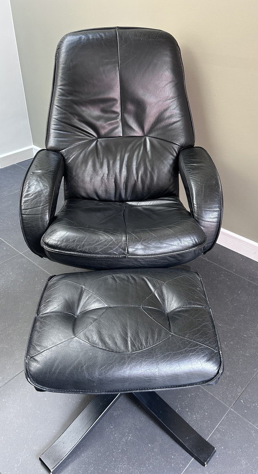 Unica Danish Design fauteuil met hocker
