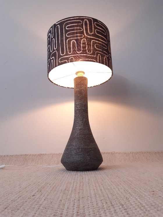 Image 1 of Vintage brutalist vloerlamp, bruin met turquoise lampvoet van chamotte klei met nieuwe handgemaakte lampenkap