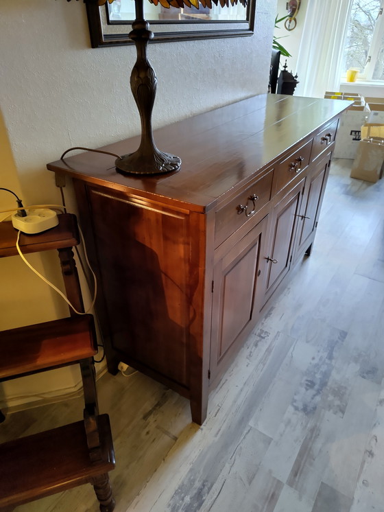 Image 1 of Credenza vintage con lampada Tiffany e specchio coordinato