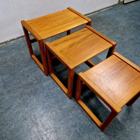 Image 1 of Vintage Danish mimi set nestling tables tables d'appoint en teck