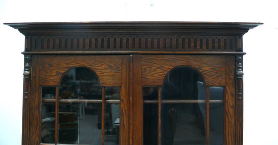 Bücherschrank Vitrine Jugendstil aus England Eiche dunkel um 1910 – Glass, Wood (photo 4 of 6)