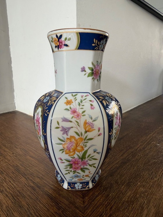 Image 1 of Imari Japanese vase