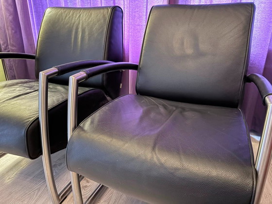2 fauteuils Bree's New World en cuir noir et acier inoxydable – Leather, rvs (photo 6 of 6)