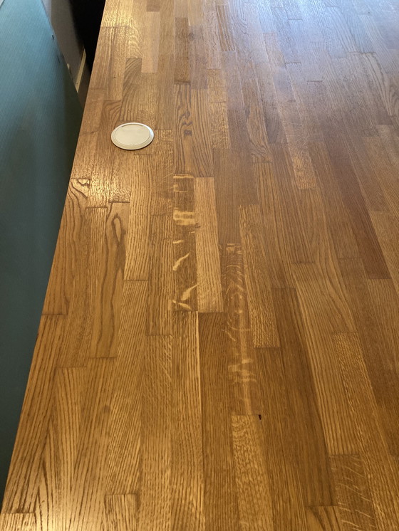 Image 1 of Escritorio/mesa de diseño único con tapa de roble