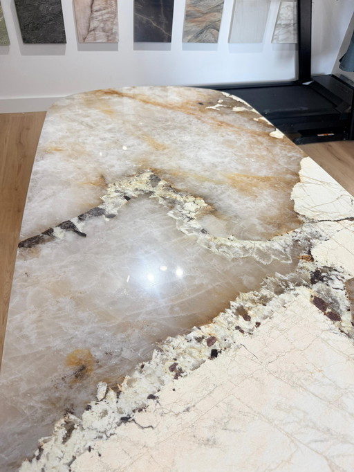 Luxury Patagonia Quartzite dining table – Danish oval (260 × 95 × 76 cm)