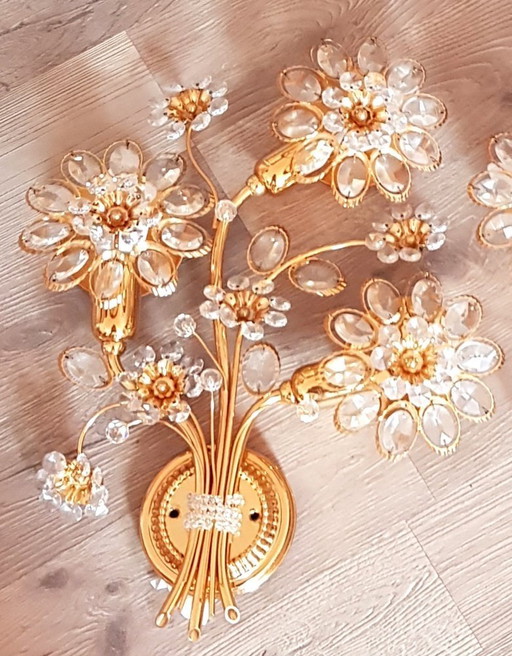 2 lámparas de pared con flores de cristal dorado de Palwa, década de 1970