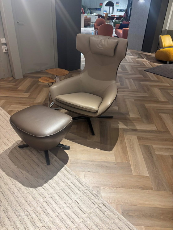 Image 1 of Leolux Caruzzo Plus recliner armchair with ottoman