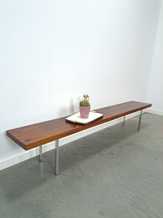 Image 1 of Banc en acajou massif avec pieds chromés