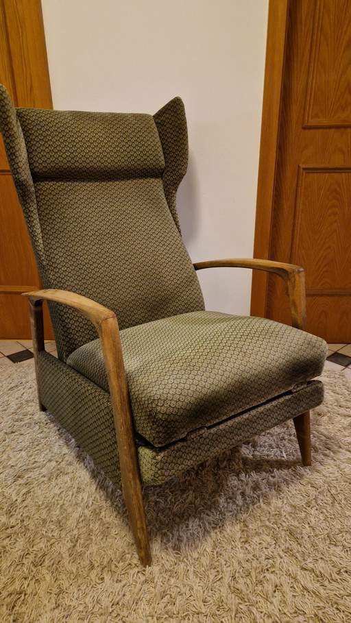Poltrona lounge in stile vintage moderno di metà secolo con schienale alto
