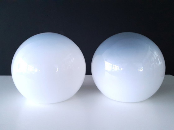 Image 1 of 1 des 2 suspensions en verre RAAK, modèle Morning Mist de style Mid-Century Modern avec douille chromée ; 2 ENCORE DISPONIBLES