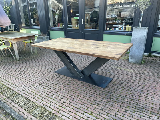 Image 1 of Rustic oak table 200 x 100 cm.