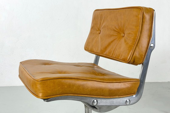 Image 1 of Impresionante par de sillas intermedias ES101 diseñadas por Charles y Ray Eames para Herman Miller en la década de 1960.
