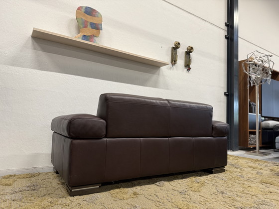 Image 1 of (2) Divano Natuzzi e 2 poltrone Amadeus in pelle marrone