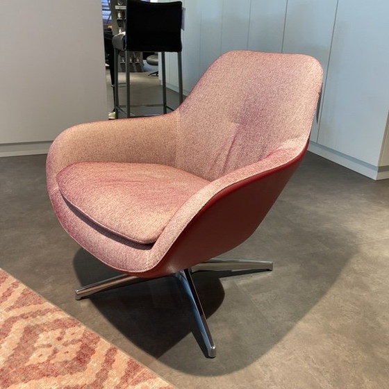 Image 1 of Pode Sparkle One swivel armchair