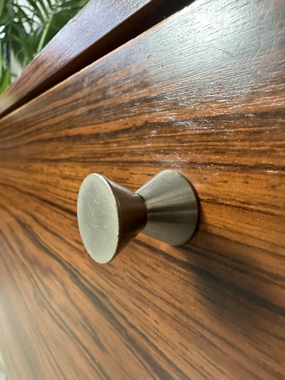 Image 1 of Credenza in noce in stile moderno di metà secolo