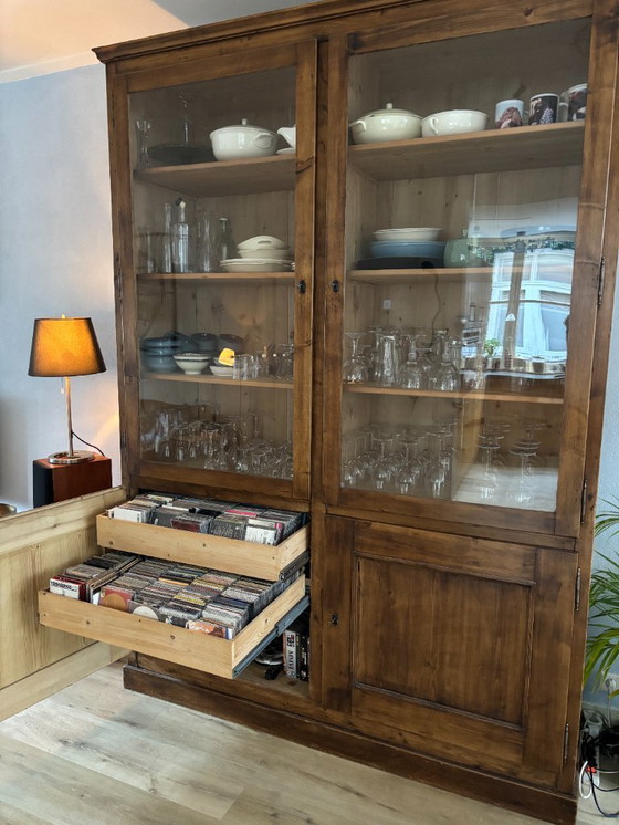 Image 1 of Vetrina originale in pino