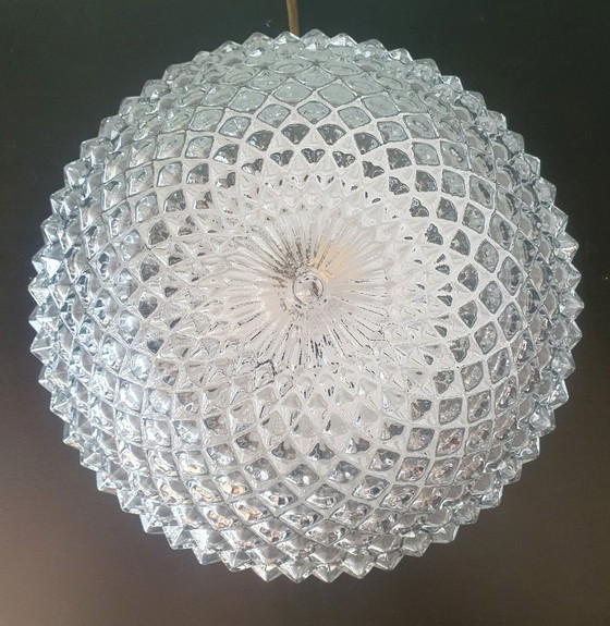 Image 1 of Bellissima lampada da soffitto/parete rotonda con rilievo di ananas, in stile Mid Century, realizzata in vetro fuso.