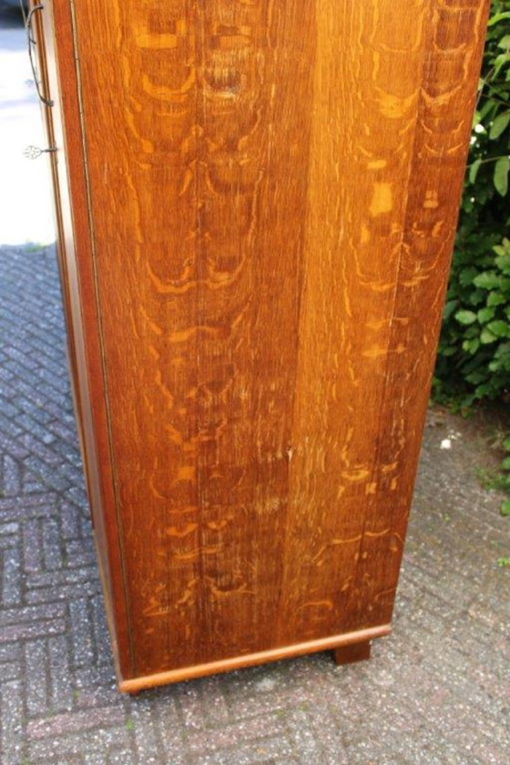 Image 1 of Vintage (50-60) 3-deurs houten kledingkast, 1/3 leg 2/3 hang