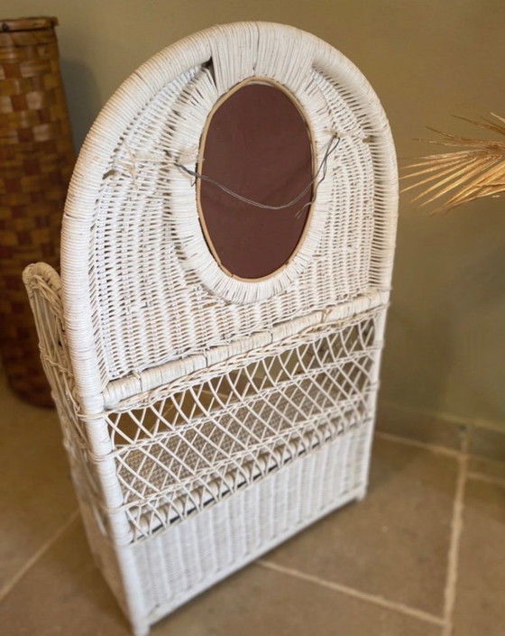 Vintage white wicker shelf – Shelving unit, Glass (photo 5 of 8)