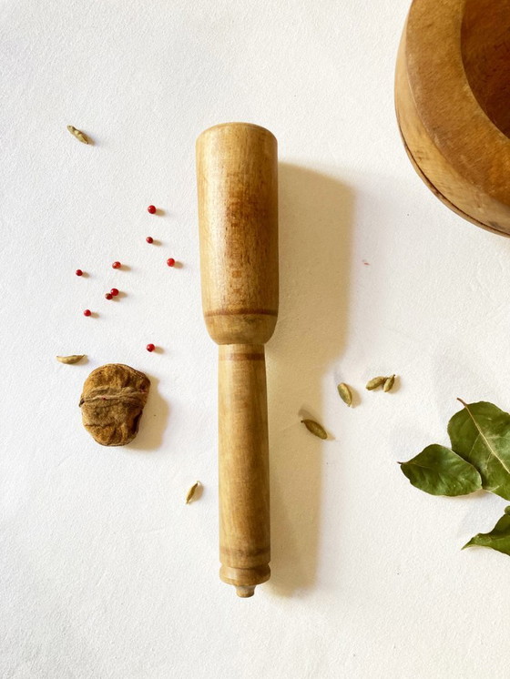 Image 1 of Antiker gedrechselter Mörser aus Holz