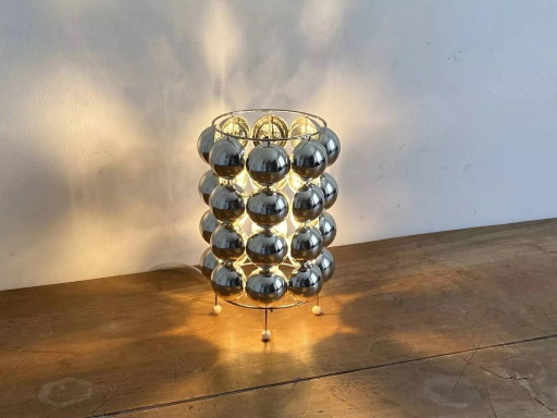 Kinetic Bulb Lamp by KARE. 1980. – tafellampen, Metal, Plastic
