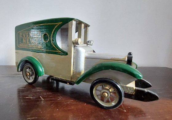 Image 1 of Voitures et camions en bois fabriqués et peints à la main