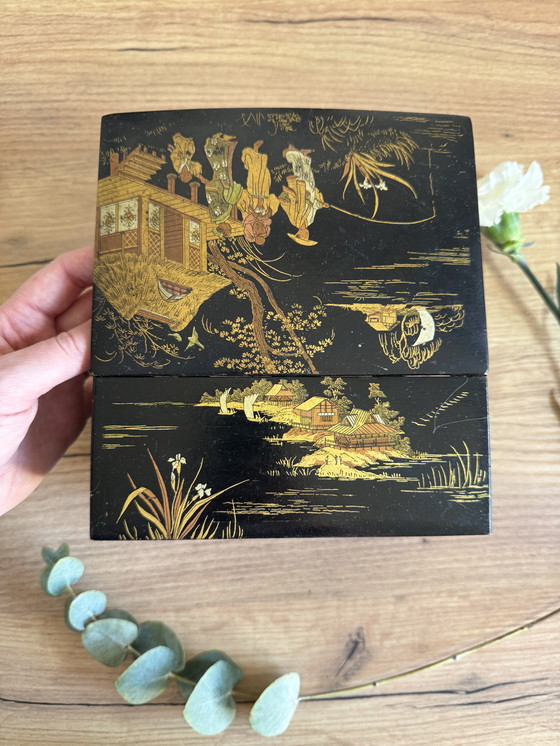 Image 1 of Vintage cake tin