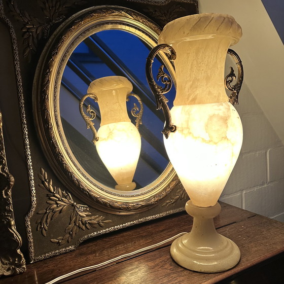 Image 1 of Lampe de table amphore vintage aspect albâtre – France, vers 1960-1970