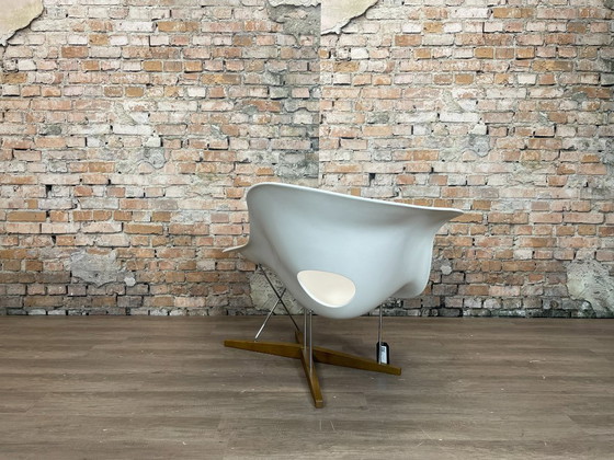Image 1 of Vitra La Chaise