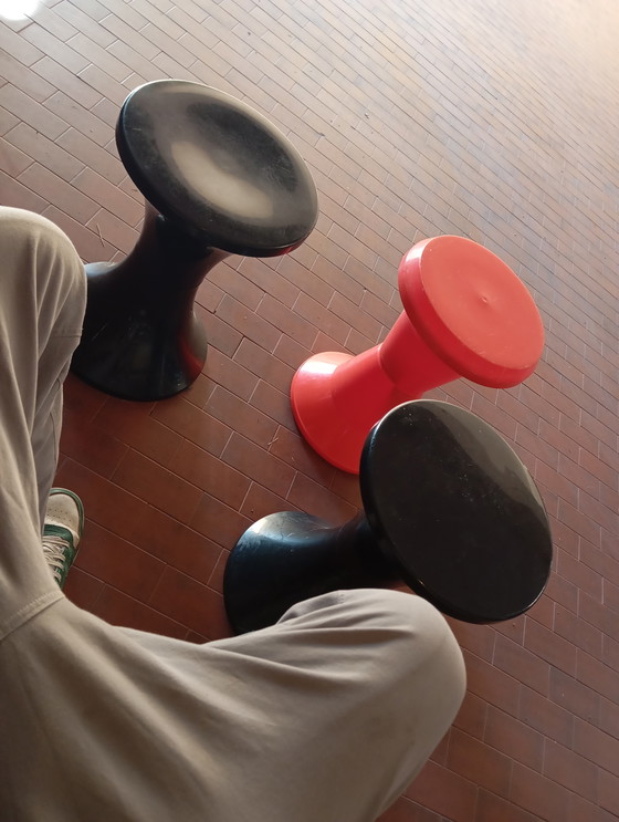 Image 1 of Sgabelli anni 70 due TamTam neri design Henri Massonnet e 1 arancione Giganplast originale 