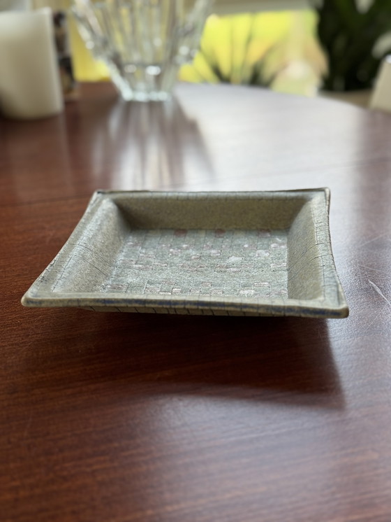 Image 1 of Handgemaakt vintage studio-keramiek bord jaren 70 – grafisch - wandbord