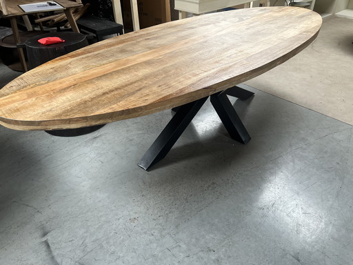 Ovaler Esstisch 300 cm, Naturmangoholz