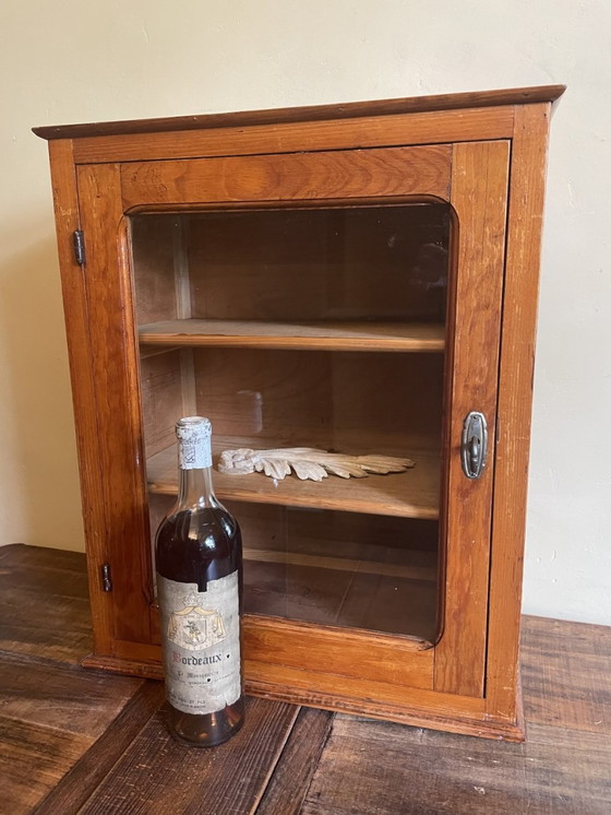 Image 1 of Vintage Vitrine Cabinet de toilette Cabinet de collection Français