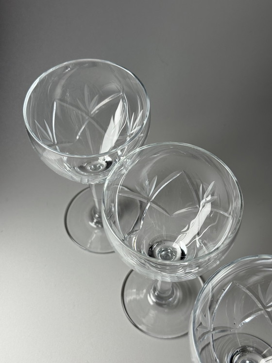 Image 1 of Holmegaards Glasværk - Años 20 - Juego de 8 copas de cóctel y aperitivo de cristal grabadas a mano - Modelo Ulla