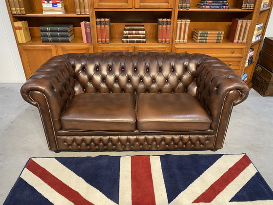 Twee Springvale Chesterfield Banken Bruin Gevlamd – Leather, Wood (photo 2 of 11)
